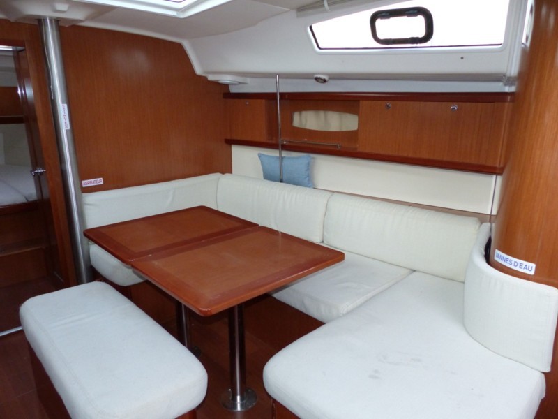 Oceanis 40 -13.JPG